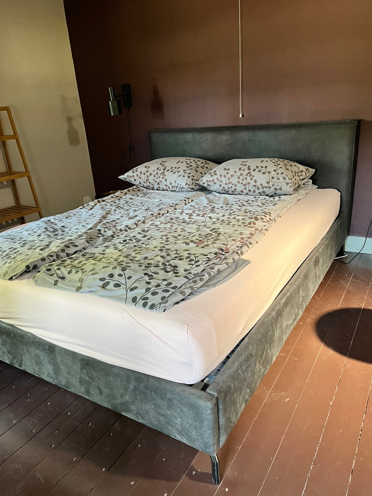 Tweepersoonsbed 160x200 cm met grijsleren ombouw, Huis en Inrichting, Slaapkamer | Bedden, Ophalen, Overige materialen, Zwart