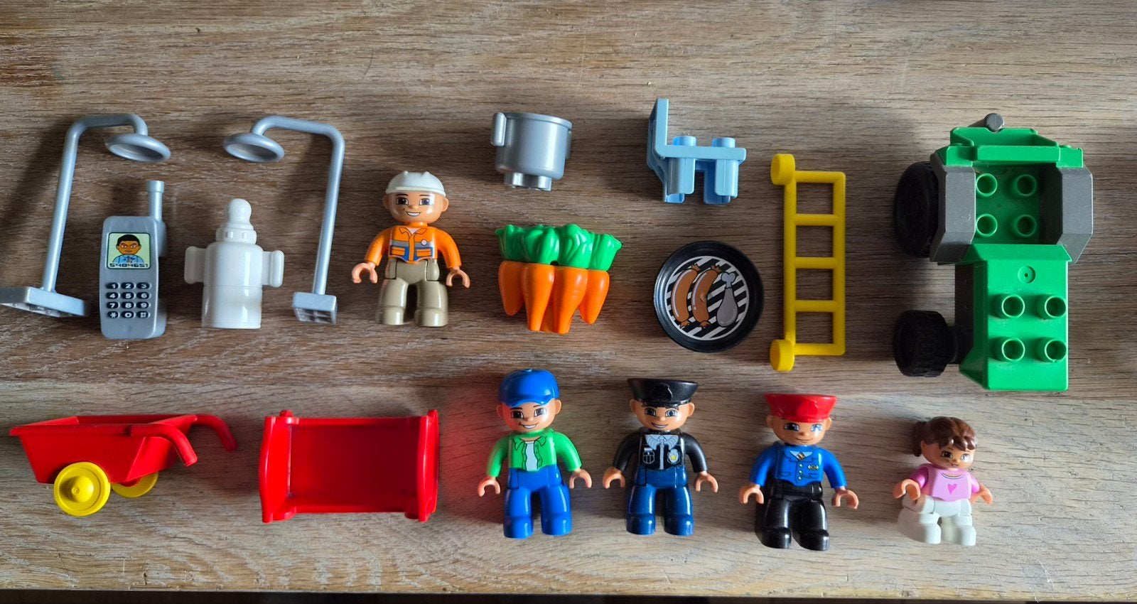 LEGO Duplo set met poppetjes en accessoires, Kinderen en Baby's, Speelgoed | Duplo en Lego, Ophalen of Verzenden