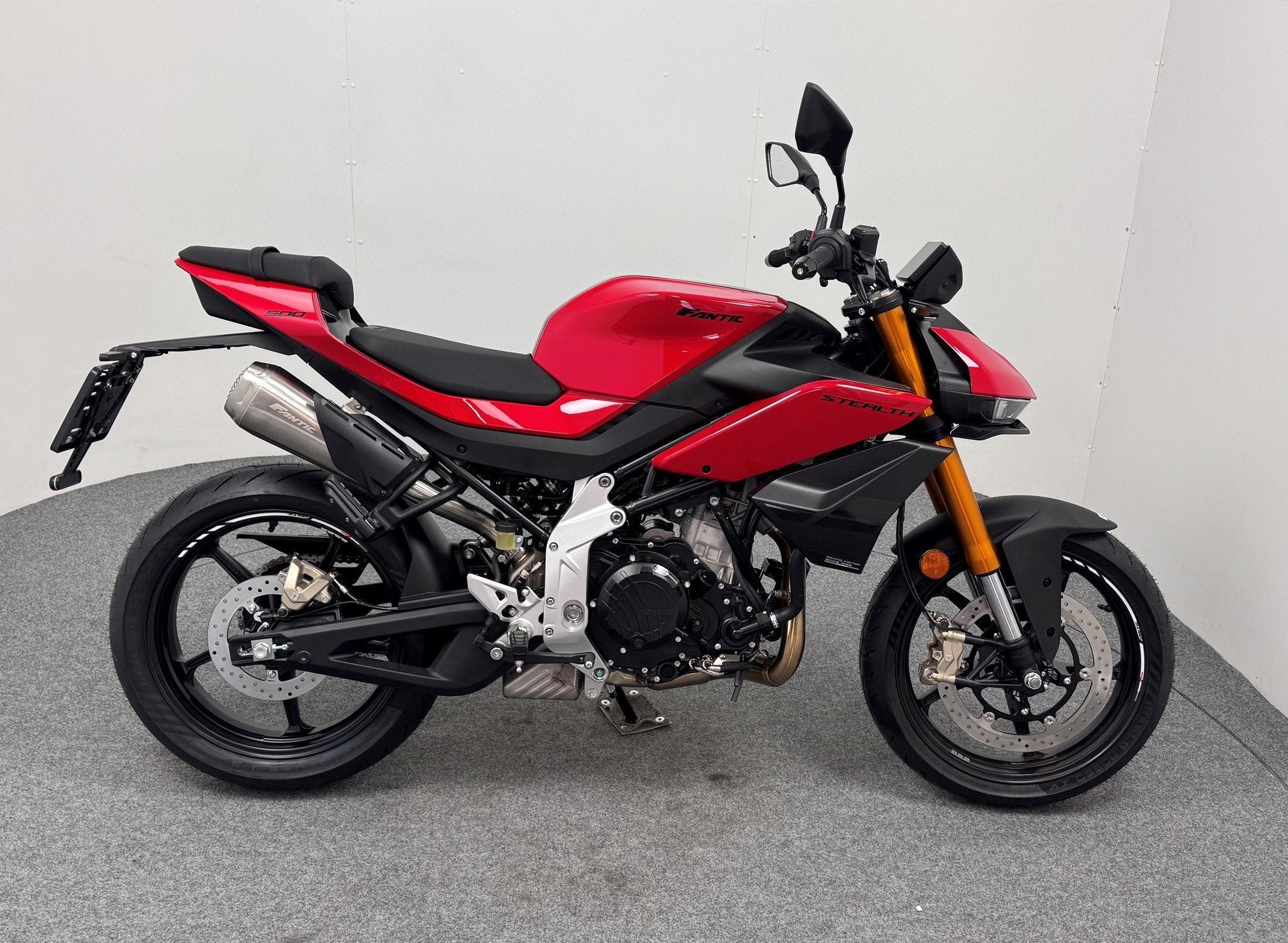 Fantic Stealth 500 (bj 2026), Bedrijf, Fantic, Naked bike