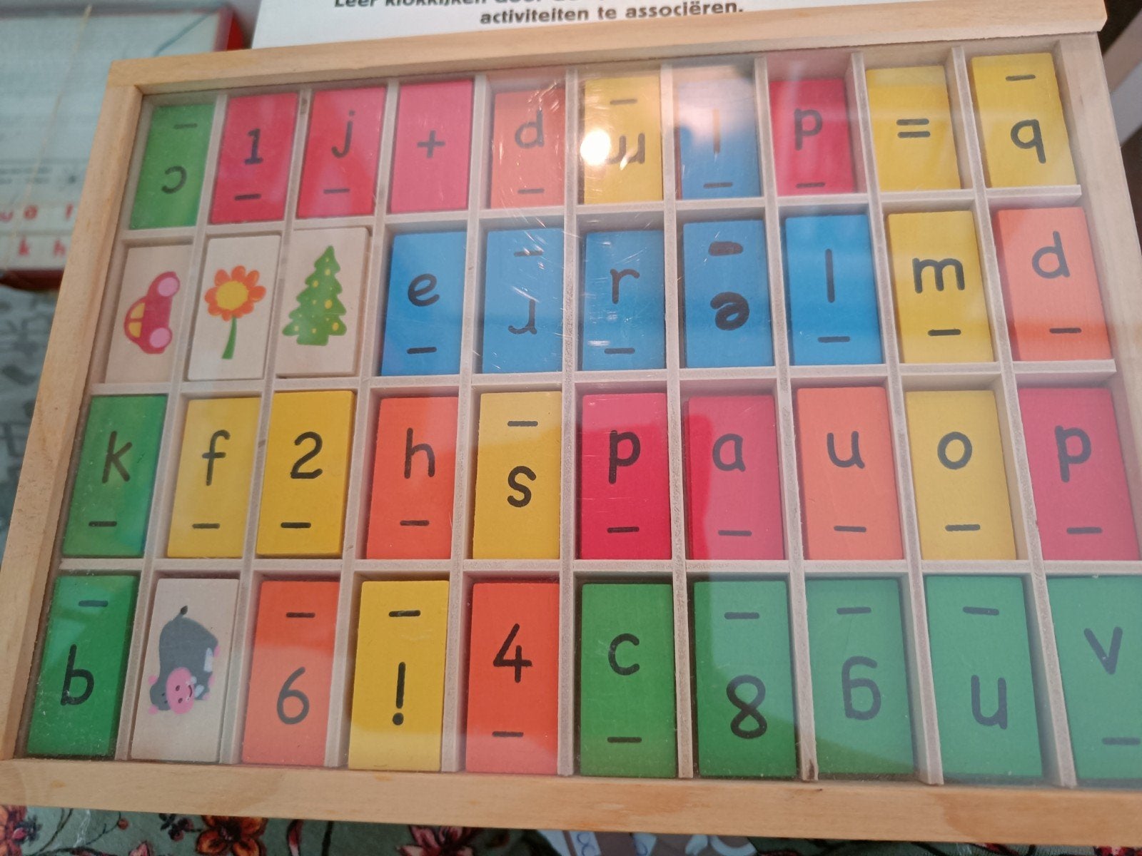 Houten doos met letter-, cijfer- en rekentekens, Kinderen en Baby's, Speelgoed | Educatief en Creatief, Ophalen of Verzenden, Nieuw