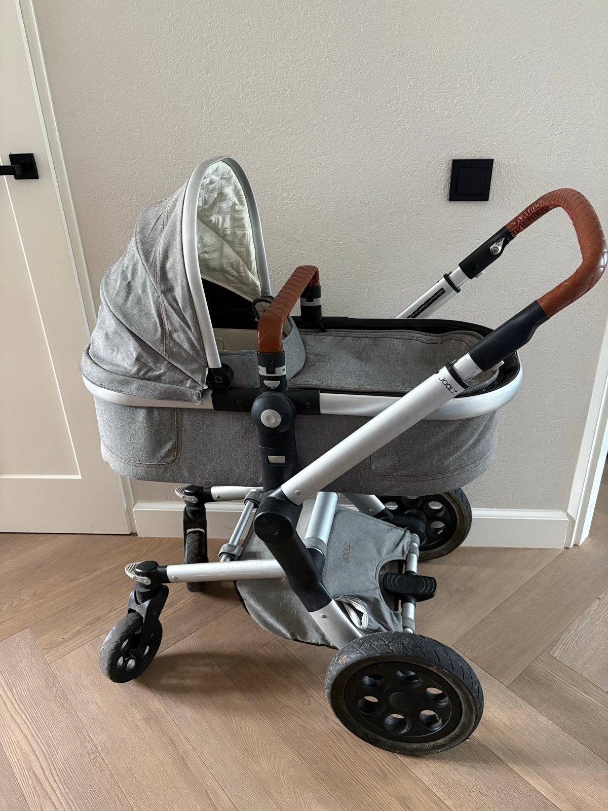 Joolz day kinderwagen - Handvatten nog helemaal mooi, Kinderen en Baby's, Kinderwagens en Combinaties, Gebruikt, Ophalen of Verzenden