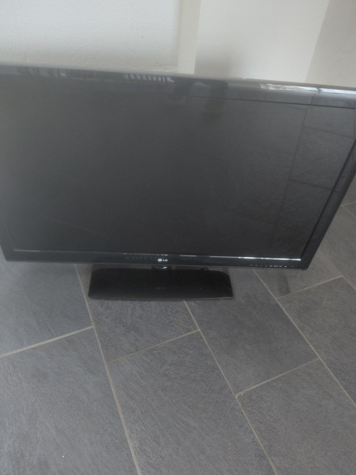 LG LCD TV - Goede staat, ideaal voor slaapkamer, Ophalen, Gebruikt, 50 Hz, 80 tot 100 cm