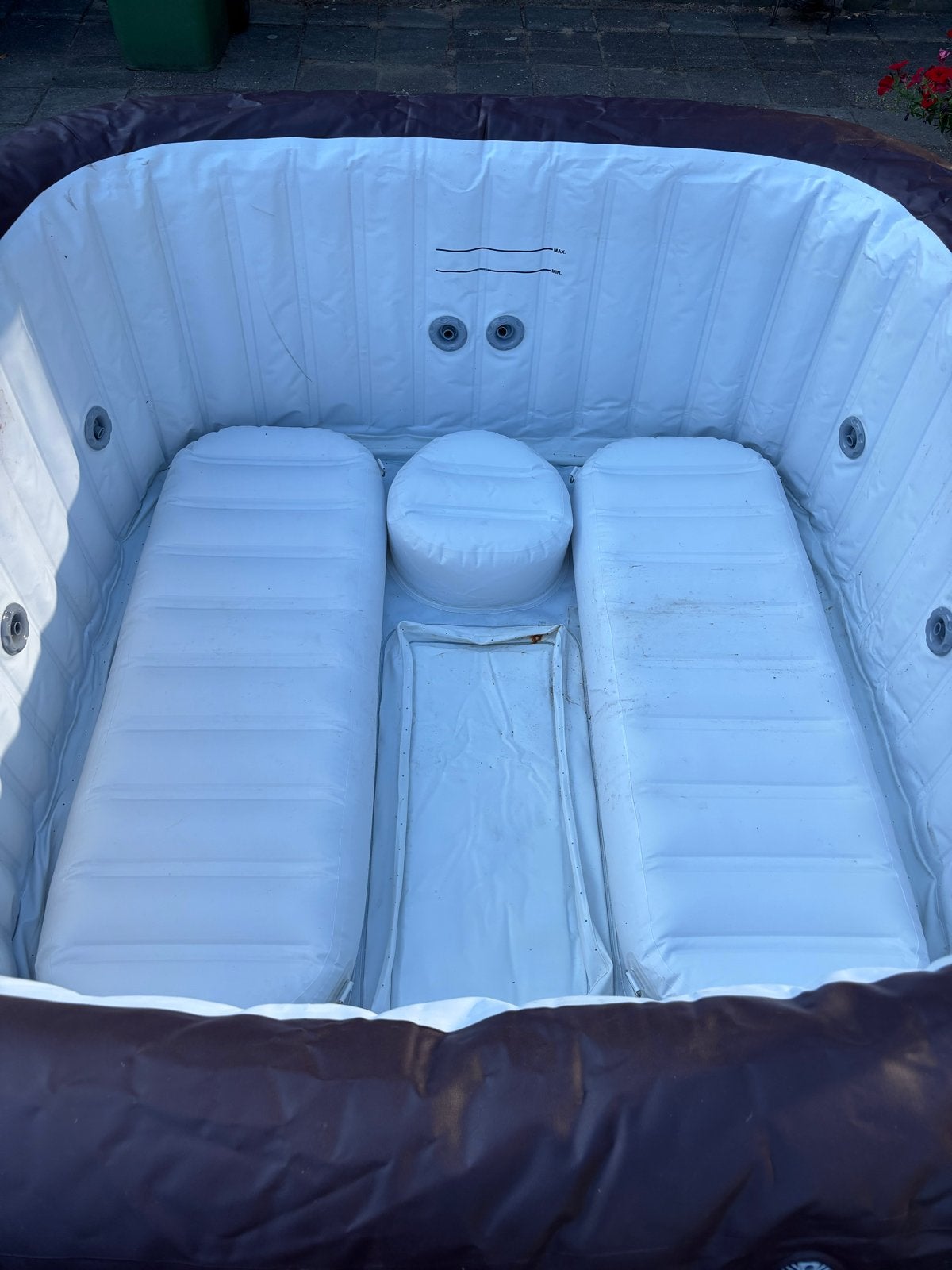 Opblaasbare jacuzzi met zitjes, Ophalen, Zo goed als nieuw, Pomp, Opblaasbaar