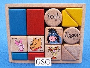 Houten blokken in kist Winnie the Poeh nr. 6087-02, Kinderen en Baby's, Speelgoed | Houten speelgoed, Ophalen, Zo goed als nieuw