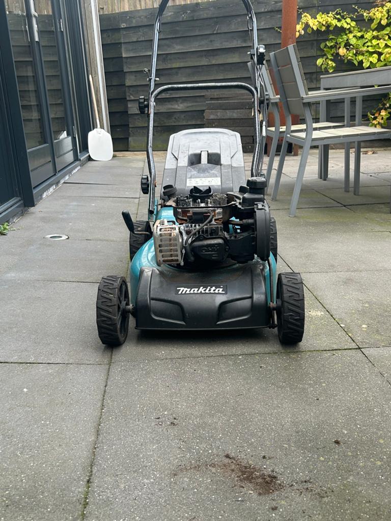 Makita PLM4120N Benzine Grasmaaier - Opknapper, Ophalen, Cirkelmaaier, Gebruikt, 40 t/m 49 cm