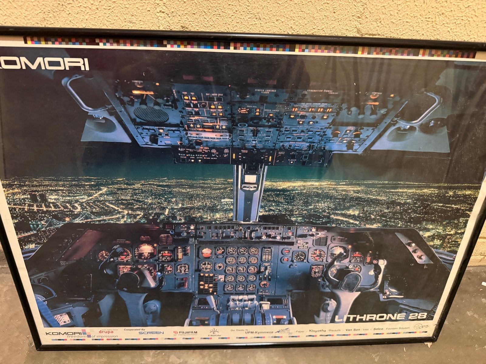Komori Lithrone 28 Cockpit Poster Ingelijst, Ophalen of Verzenden, Poster, Print/reproductie, Ingelijst