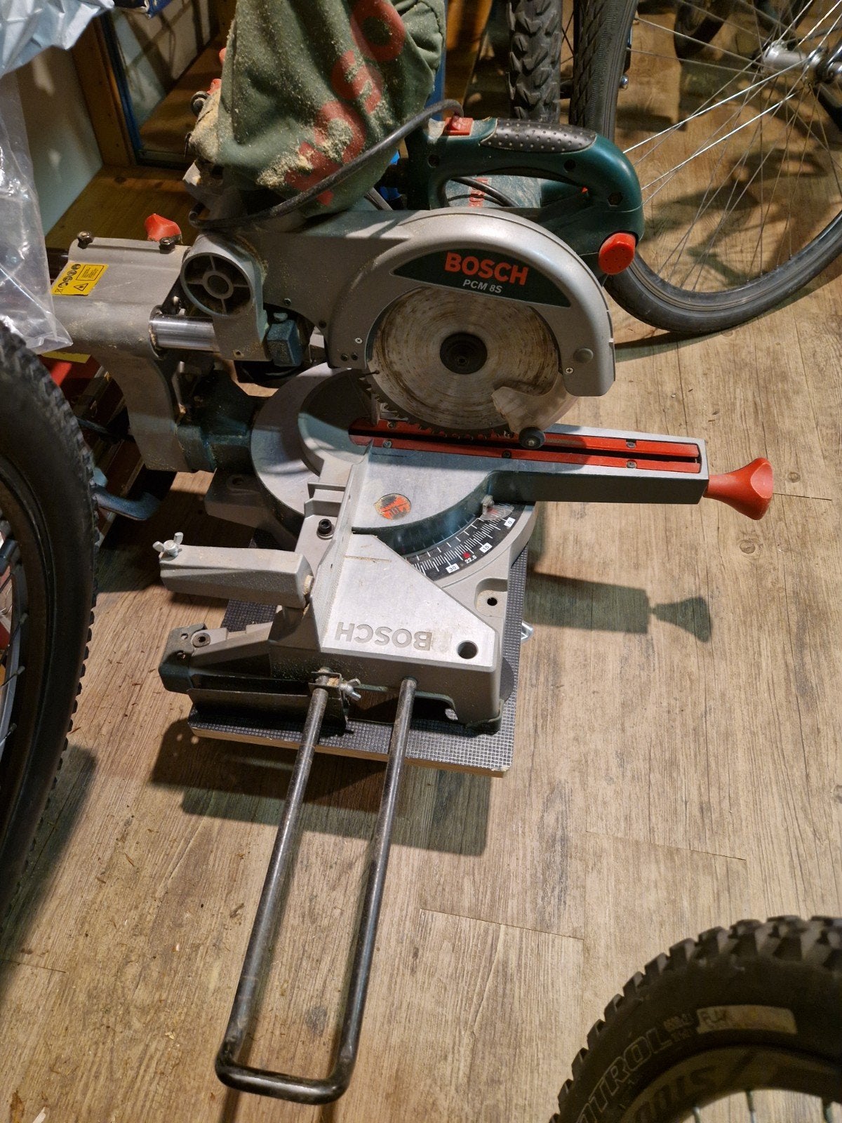 Bosch PCM 8S Afkortzaag - Laser en LED defect, Ophalen, Gebruikt, Afkortzaag, 30 tot 70 mm