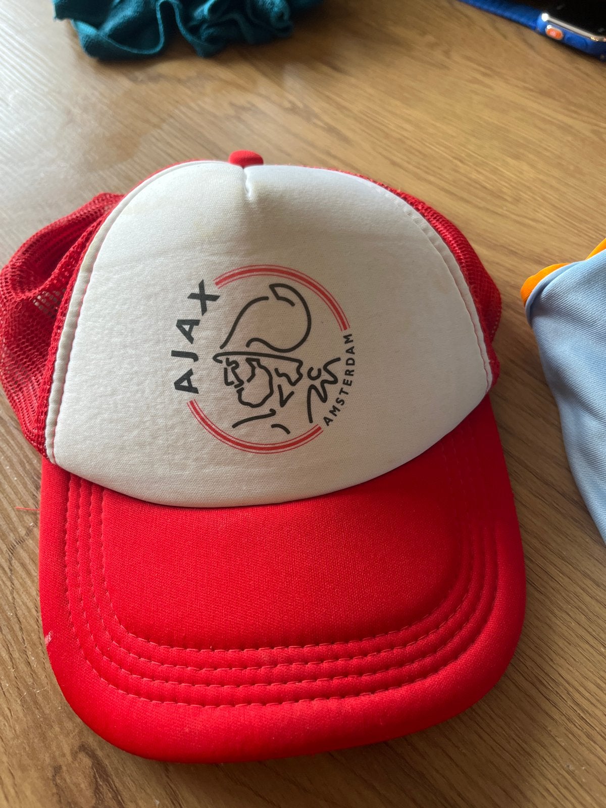 Ajax Amsterdam Pet - Rood/Wit Trucker Cap, Ophalen, Zo goed als nieuw, One size fits all, Pet