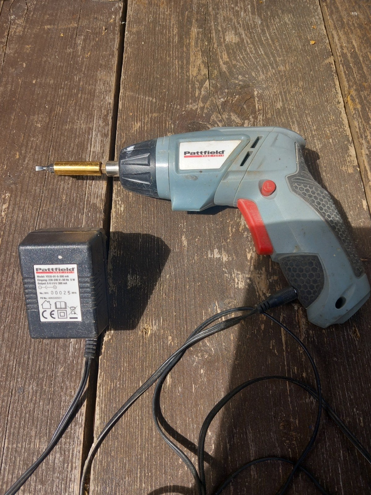 Pattfield Ergo Tools Schroefmachine met bits, Doe-het-zelf en Verbouw, Ophalen, Gebruikt, Minder dan 400 watt, Boor- en Schroefmachine