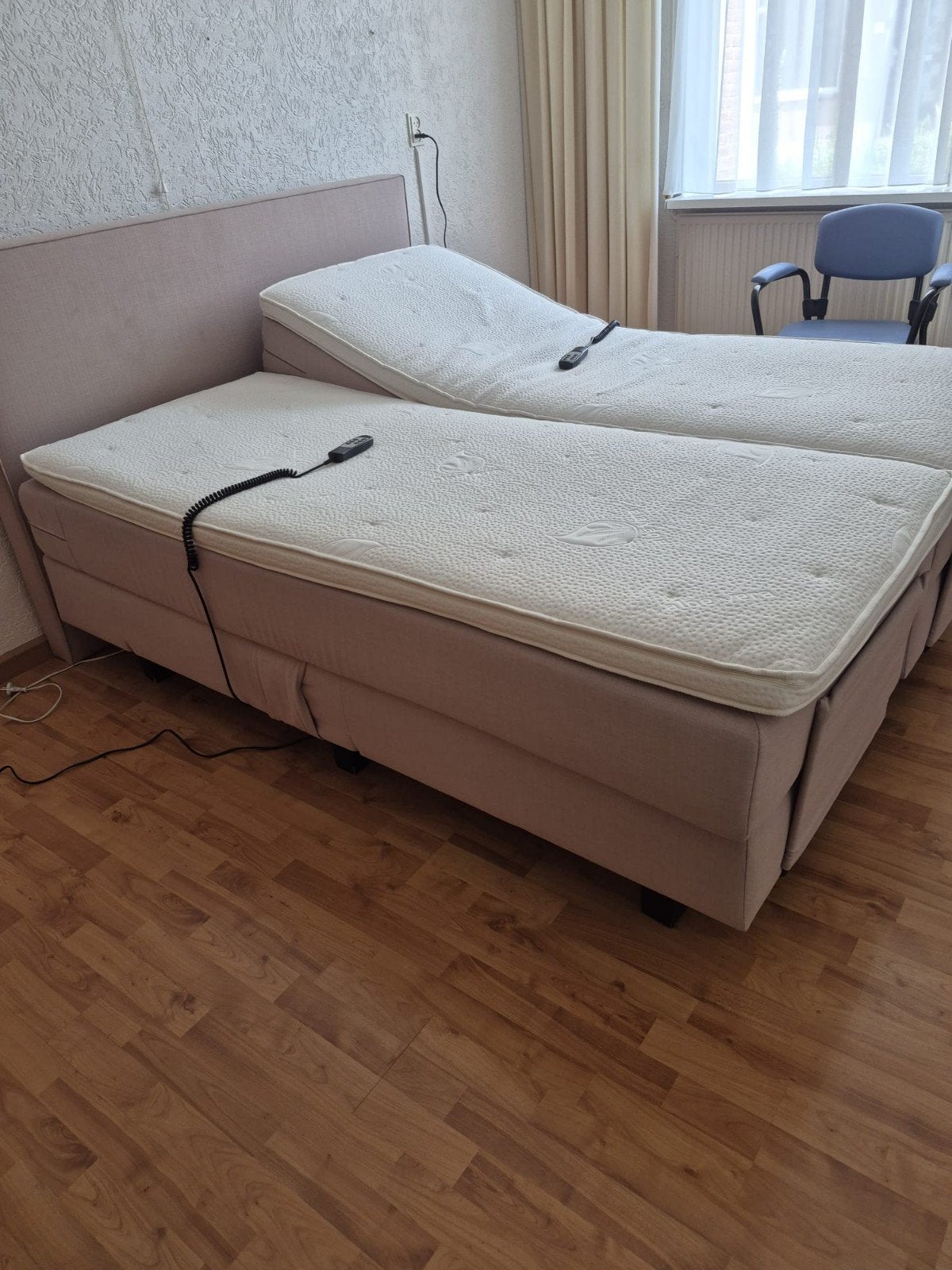 bezorging is mogelijk 160x200 inzgs elektrisch boxspring bed, Tweepersoons, Ophalen of Verzenden, Zo goed als nieuw, 200 cm