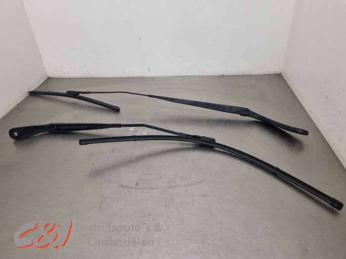 Ruitenwisserarm set van een Mercedes Vito, Auto-onderdelen, Ruiten en Toebehoren, Gebruikt, -, Ophalen of Verzenden, -