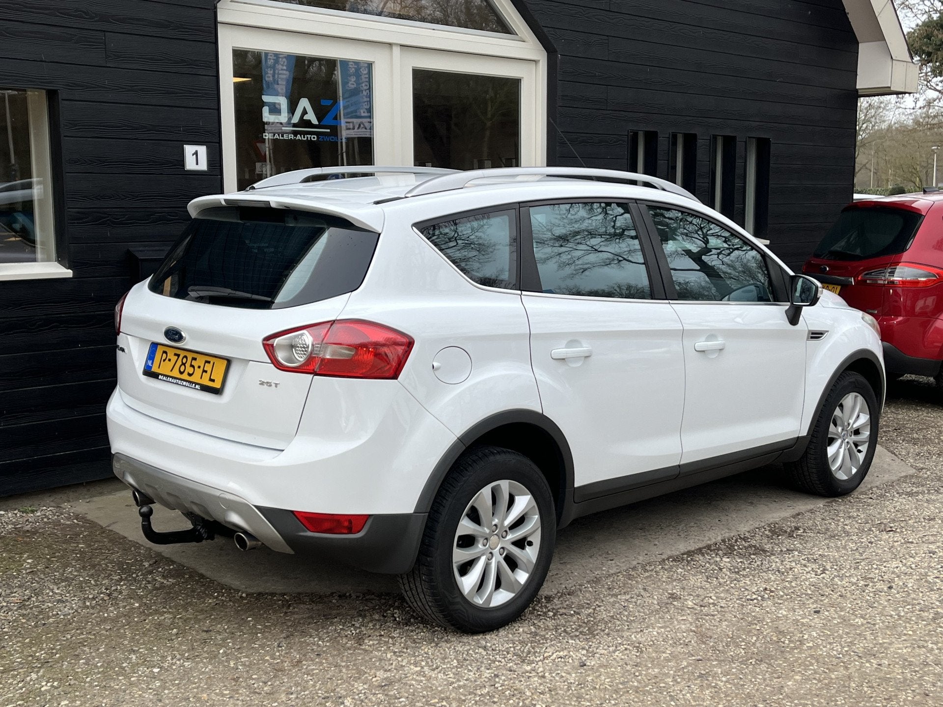 Ford Kuga 2.5 20V Aut/Ecc/Lm/Trekhaak (bj 2010, automaat), Auto's, Ford, Automaat, Euro 5, Gebruikt, Zwart