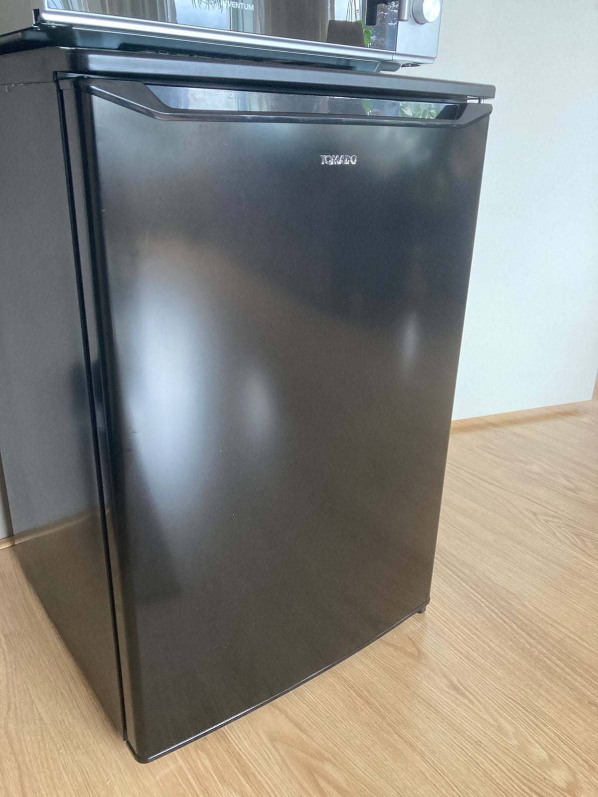 Koelkast (nieuw !) met vriesvakje, Tomado, zwart, 75 tot 100 liter, Nieuw, Energieklasse A of zuiniger, 45 tot 60 cm
