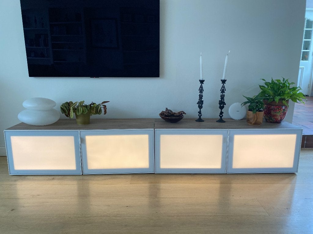 Uniek! Ikea Bestå tv-meubel 2x lichtgevende Uppleva-deurtjes, Huis en Inrichting, Kasten | Televisiemeubels, Ophalen, Zo goed als nieuw