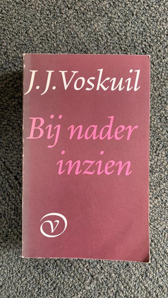 J.J.Voskuil -  Bij nader inzien, Ophalen of Verzenden, Zo goed als nieuw, Overige uitgevers, Nederlands