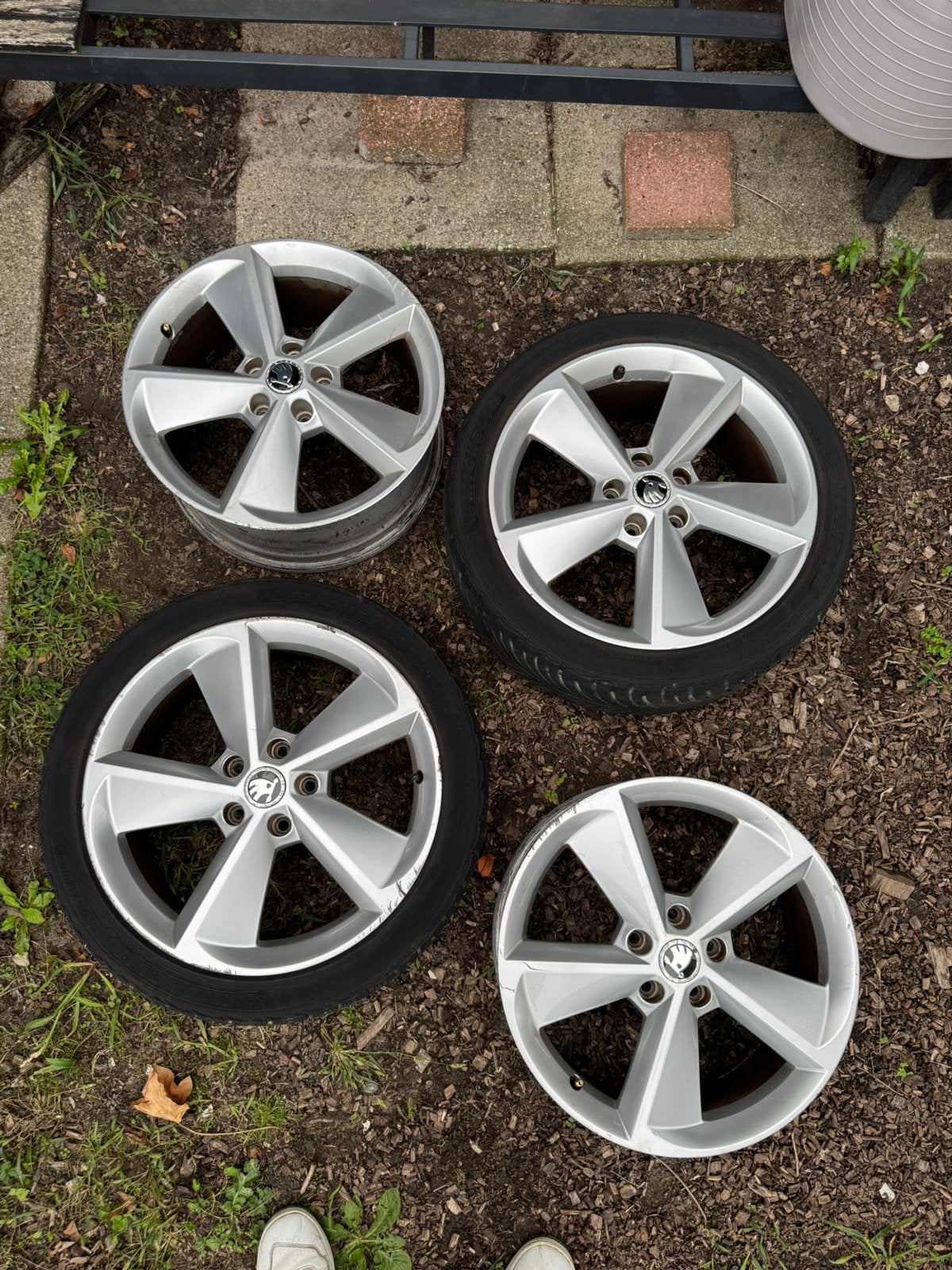 Skoda Golus 18”, Auto-onderdelen, Ophalen, 18 inch, Velg(en), All Season