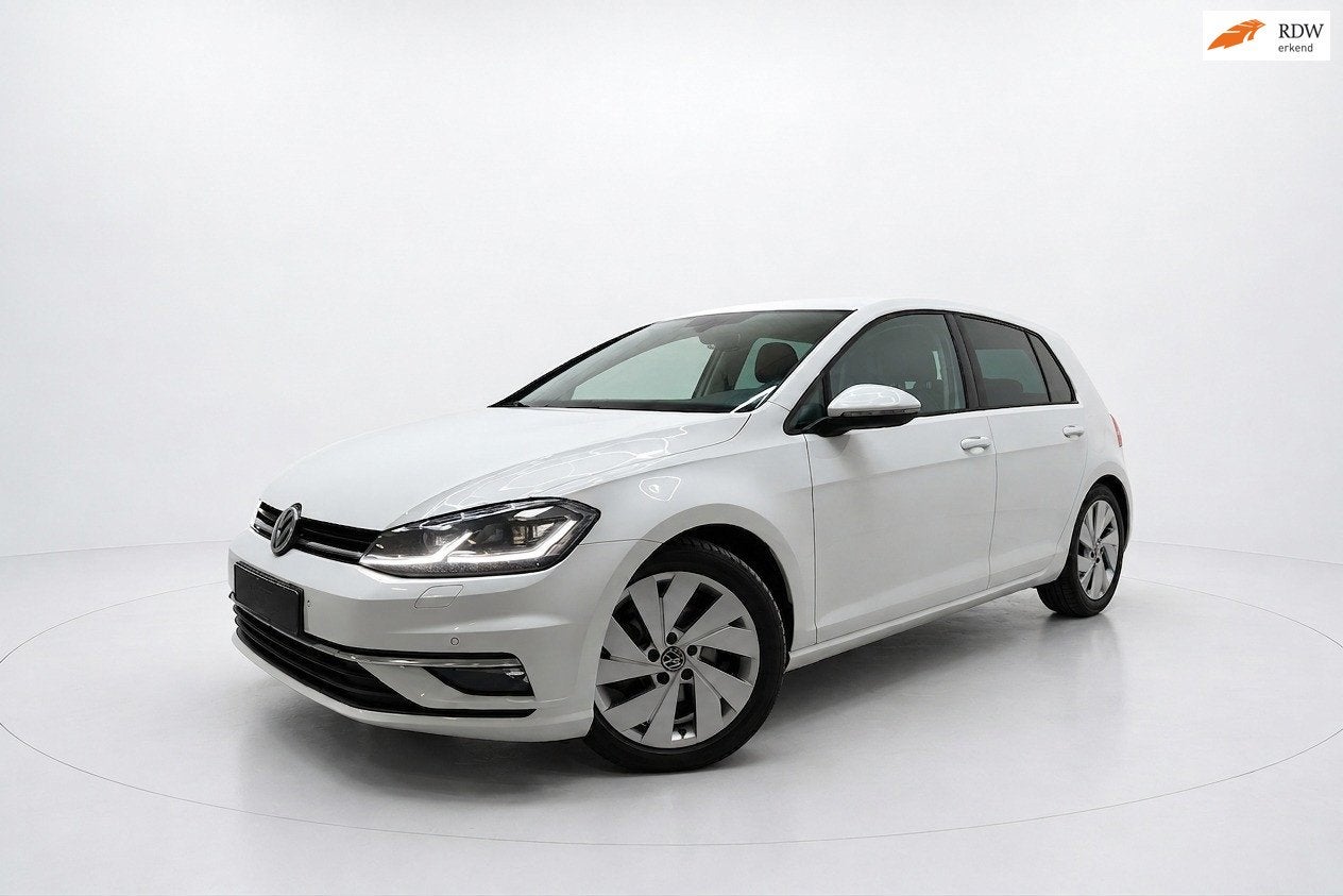 Volkswagen Golf 1.5 TSI Highline Business ACC/NAVI/MATRIX, Stof, 4 cilinders, 150 pk, Wit