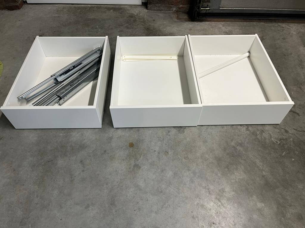 3 IKEA Pax lades met geleiders en kledingroede, Ophalen, Zo goed als nieuw