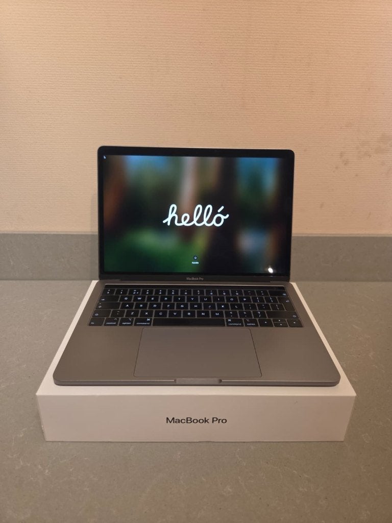 Apple MacBook Pro 2019, Gebruikt, 256 GB, 2 tot 3 Ghz, Qwerty