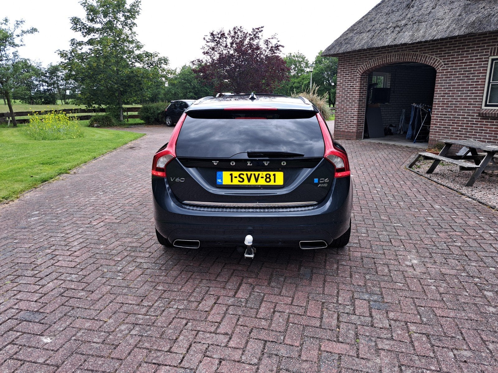 Volvo V60 D6 215pk Plug-in Hybrid 2013 Grijs, Automaat, 1849 kg, 1800 kg, Particulier