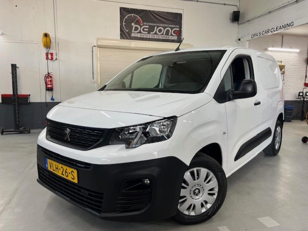 Peugeot PARTNER 1.5 BLUEHDI Premium, PDC, Trekhaak, Cruise c, Voorwielaandrijving, 4 cilinders, 100 pk, Wit