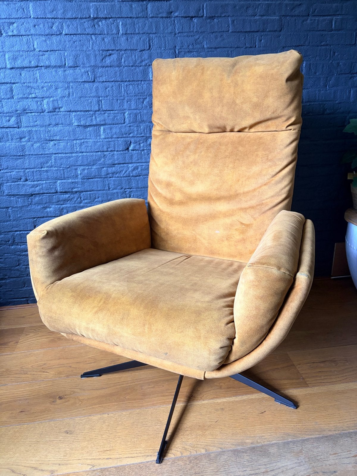 Relaxfauteuil goud/geel van Trendhopper, Ophalen, Gebruikt, Stof, 75 tot 100 cm