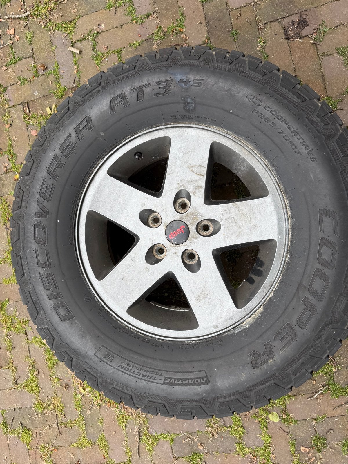 Complete Wielset Jeep Wrangler JK - Origineel & Weinig Gebru, Gebruikt, 265 mm, Banden en Velgen, 17 inch