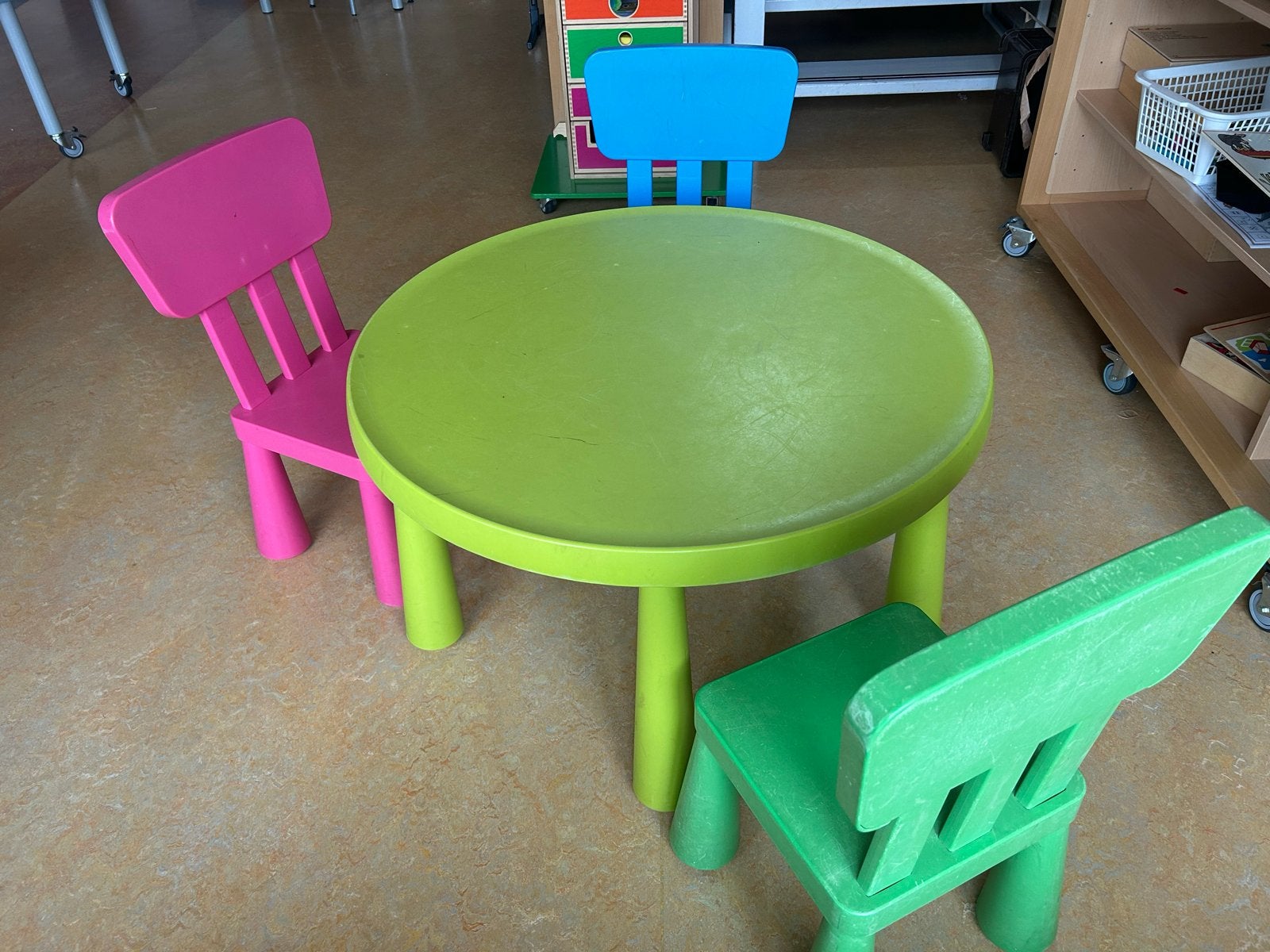 IKEA Mammut kindertafel en stoelen set, Ophalen, Gebruikt, Tafel(s) en Stoel(en)