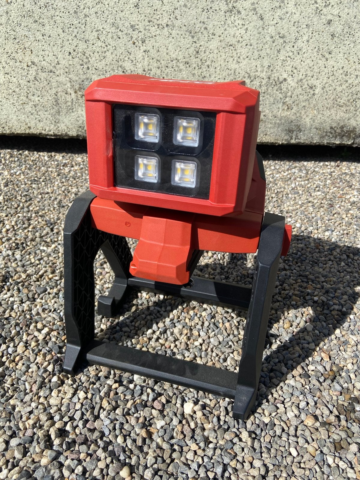 Nieuwe Hilti bouwlamp - Krachtige LED werklamp, Doe-het-zelf en Verbouw, Ophalen, Lamp, 50 tot 200 watt, Nieuw