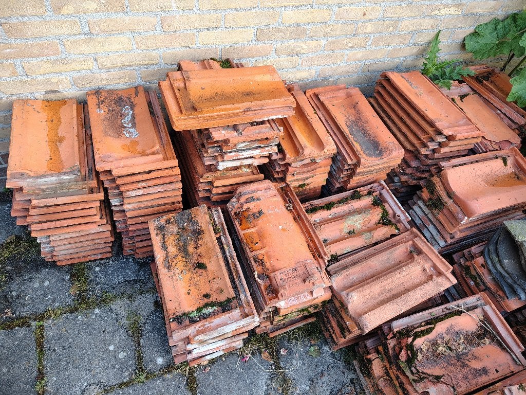 Oude dakpannen gratis af te halen, Ophalen, Steen of Klei, Dakpannen, Rood