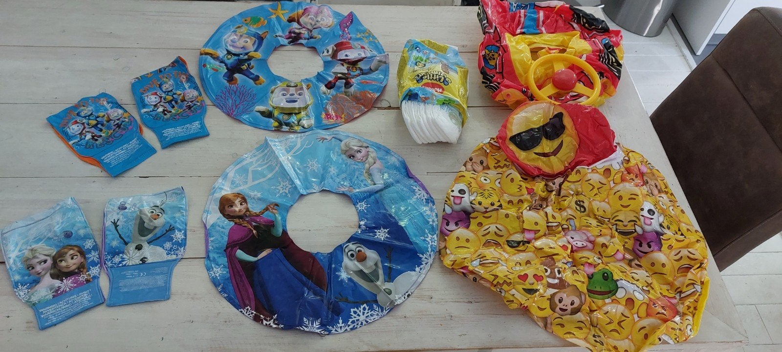 Zwembandjes zwemband zwemluiers samen €7,50, Ophalen of Verzenden, One size, Jongen of Meisje, Zwem-accessoire