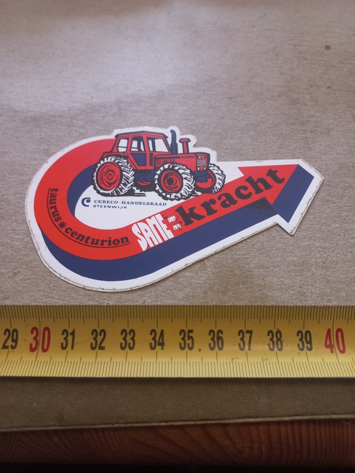 Vintage Cebeco same Handelsraad Steenwijk Tractor Sticker, Ophalen of Verzenden, Gebruikt, Reclamebord