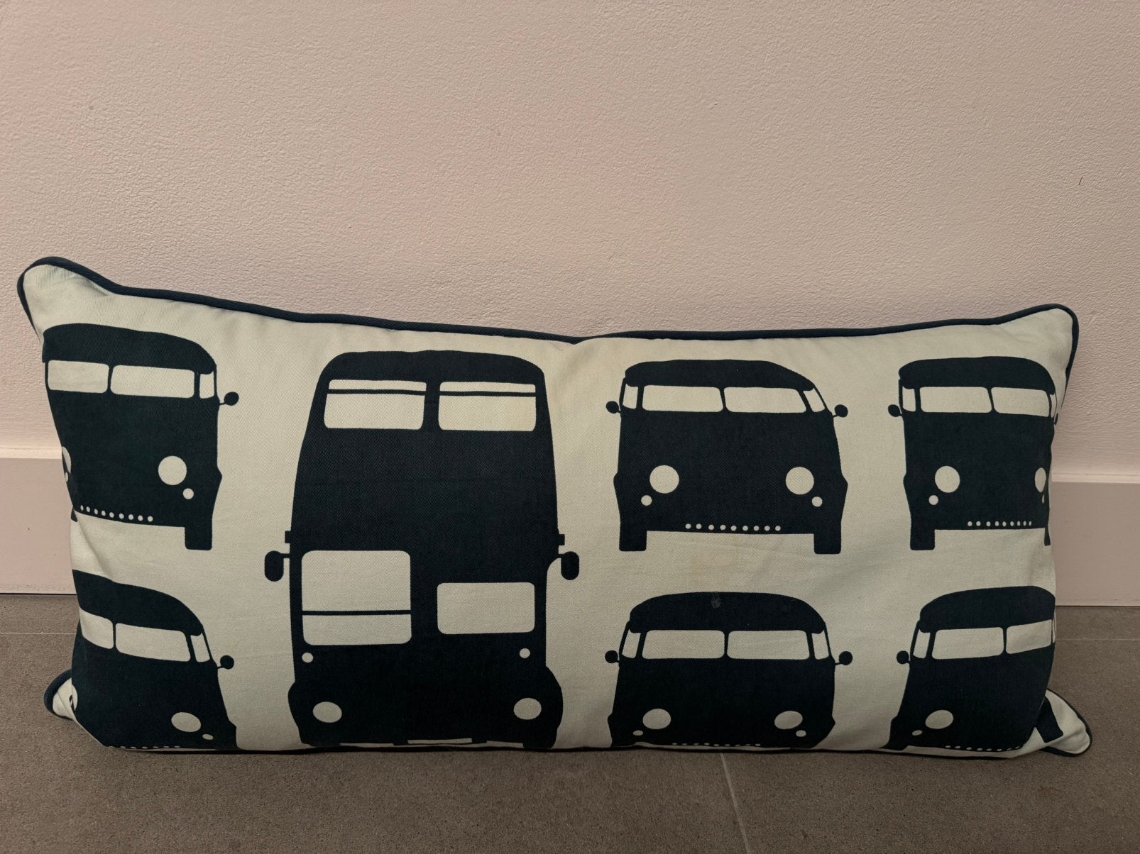 FERM LIVING Rush Hour kussen petrol, Huis en Inrichting, Overige merken, Inclusief binnenkussen, Blauw, Ophalen of Verzenden
