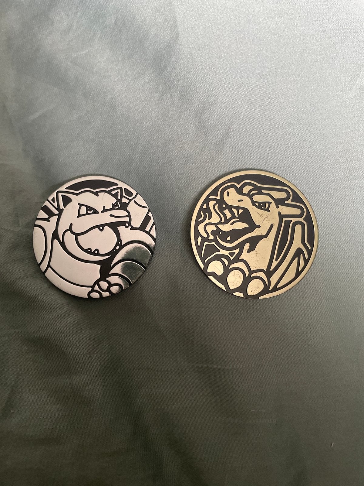 Zeldzame Pokémon munten - Blastoise & Charizard, Ophalen, Zo goed als nieuw, Overige typen