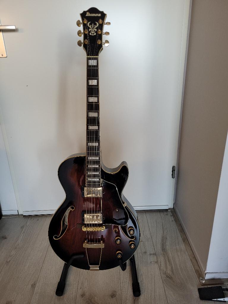 Ibanez AG95QA-DBS, Ophalen, Zo goed als nieuw, Hollow body, Ibanez