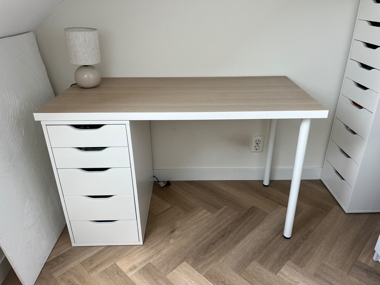 IKEA bureau met ladekastje en poten, Ophalen, Met lades, Spaanplaat of MDF, Zo goed als nieuw
