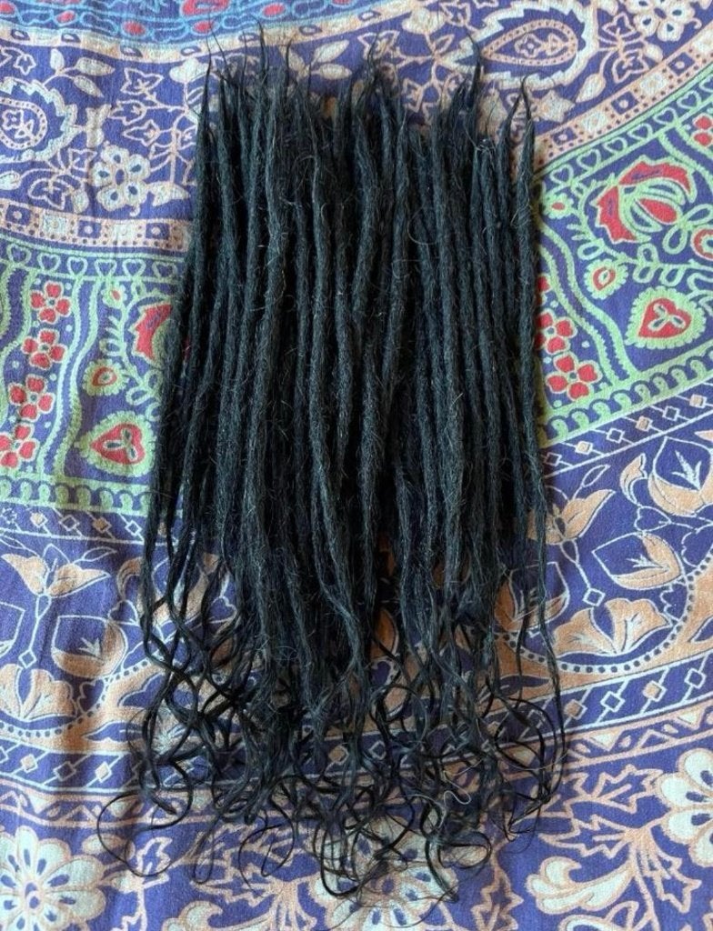 50 human hair dread extensions met krullende punten nu 300€, Ophalen of Verzenden, Nieuw, Pruik of Haarverlenging