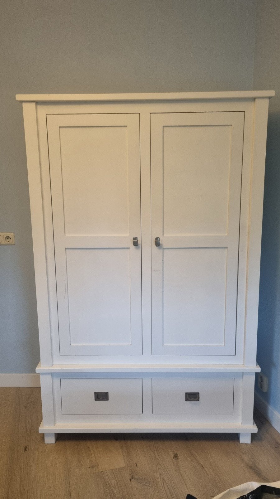 Mooie witte  kledingkast babykamer, Ophalen, Gebruikt, 100 tot 150 cm, Met lade(s)