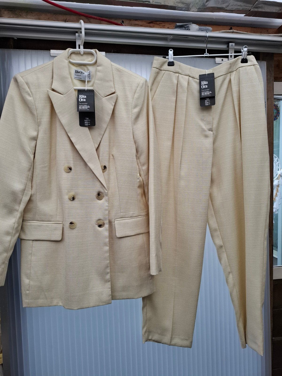 Rita Ora Primark Beige Pak - Jasje en Broek, Ophalen, Kostuum of Pak, Beige, Maat 42/44 (L)