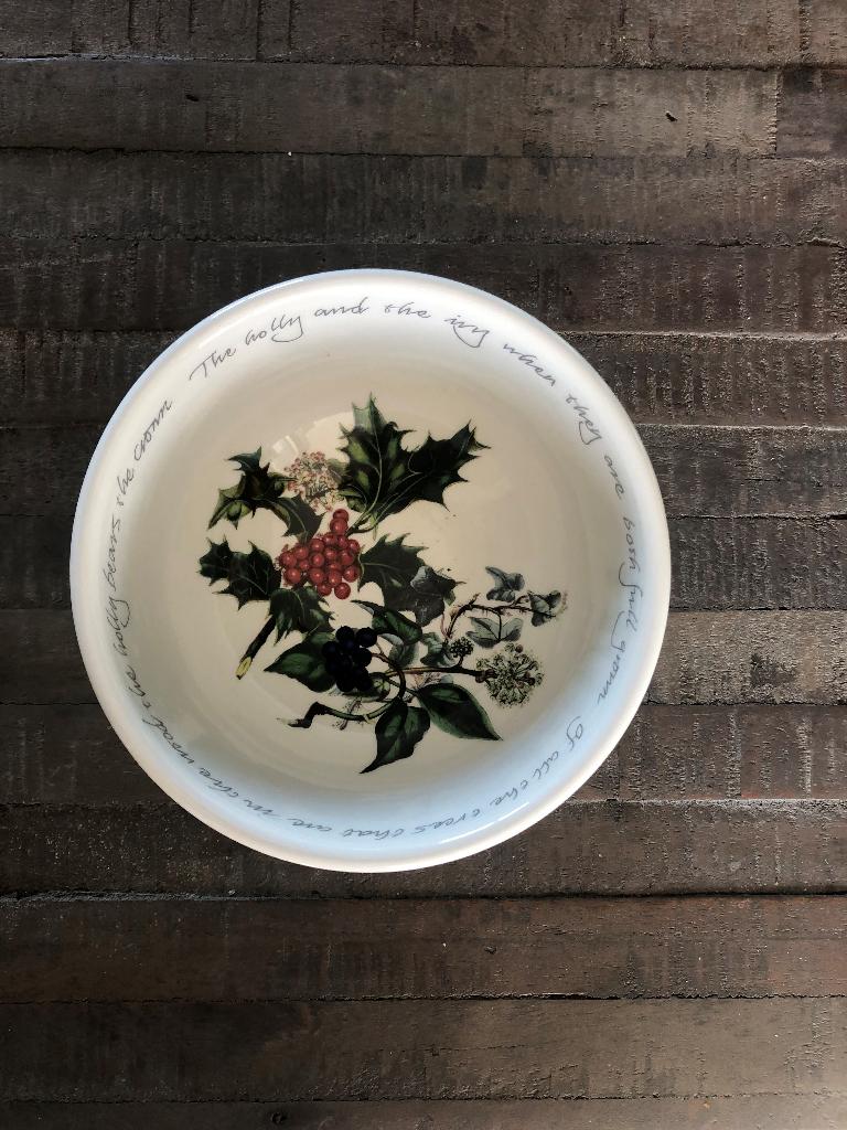 Portemeirion soepkom The Holly & the Ivy, Huis en Inrichting, Keuken | Servies, Ophalen, Zo goed als nieuw, Kom(men), Overige stijlen