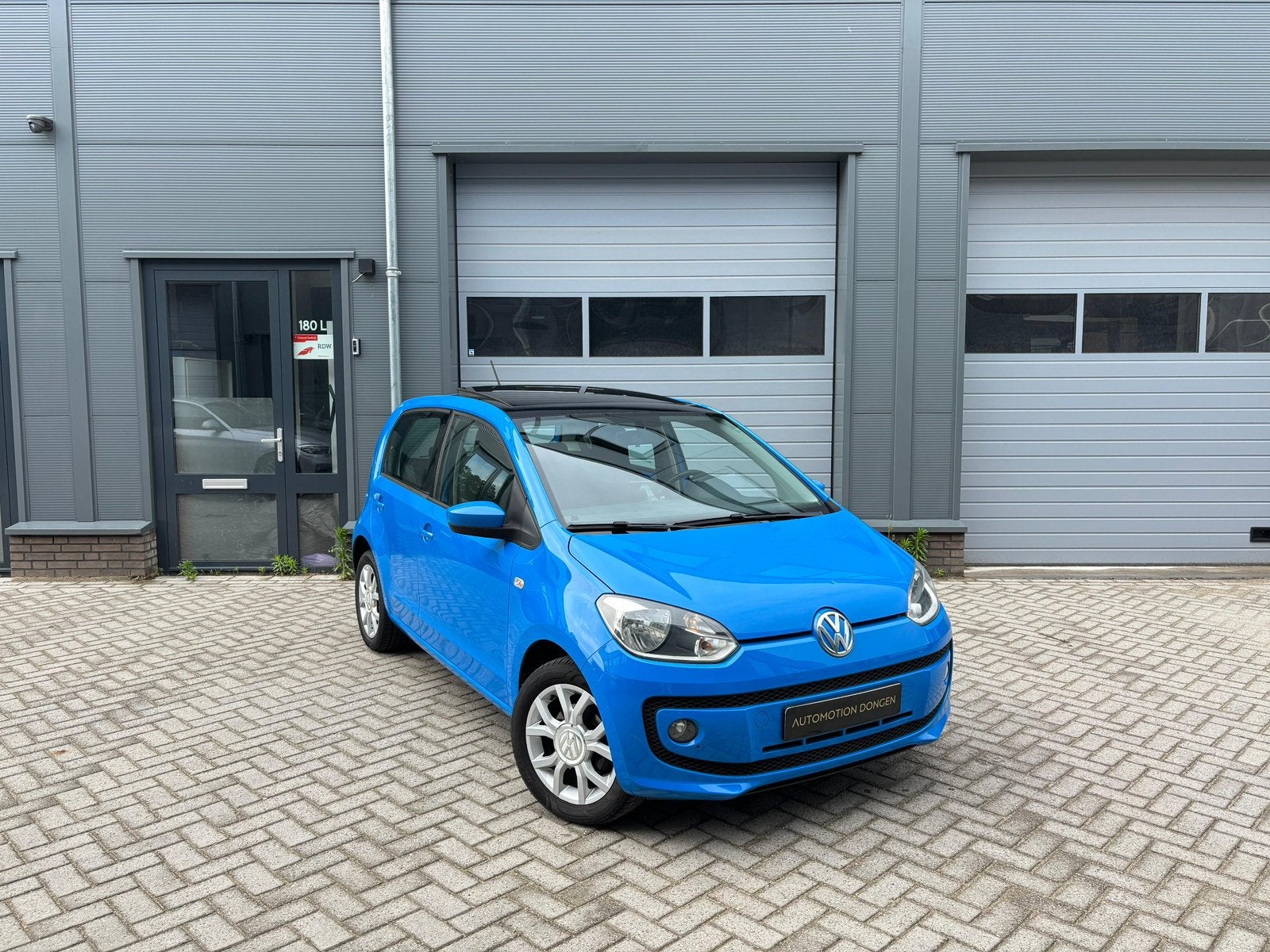 Volkswagen UP 5 deurs Pano!, Auto's, Voorwielaandrijving, Euro 5, Stof, Up!