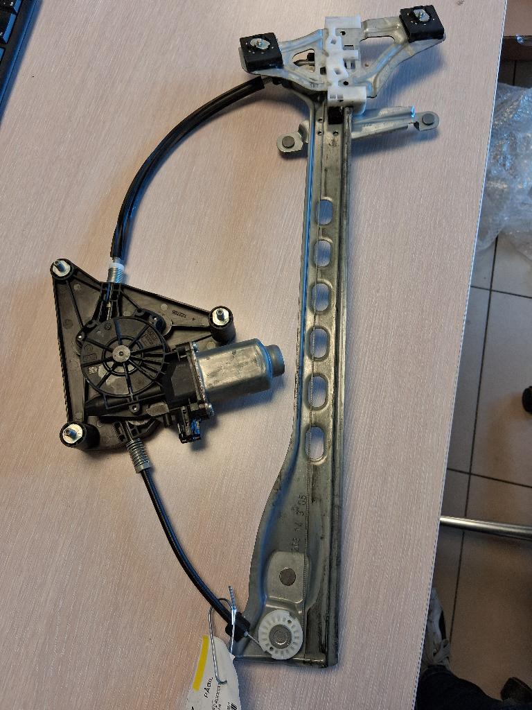 Raammechaniek linksvoor Toyota Aygo Citroen C1 Peugeot 108, Auto-onderdelen, Ruiten en Toebehoren, Ophalen of Verzenden, Citroën