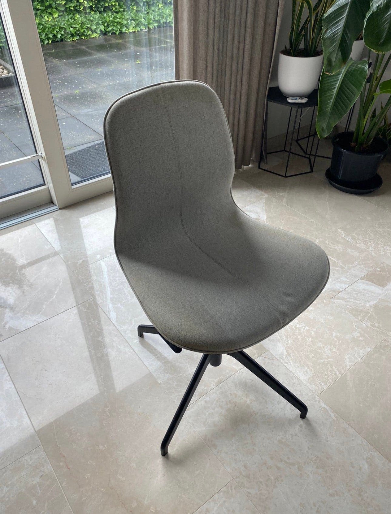 Langfjall Vergaderstoel wit IKEA, Huis en Inrichting, Stoelen, Ophalen of Verzenden, Zo goed als nieuw, Wit, Eén