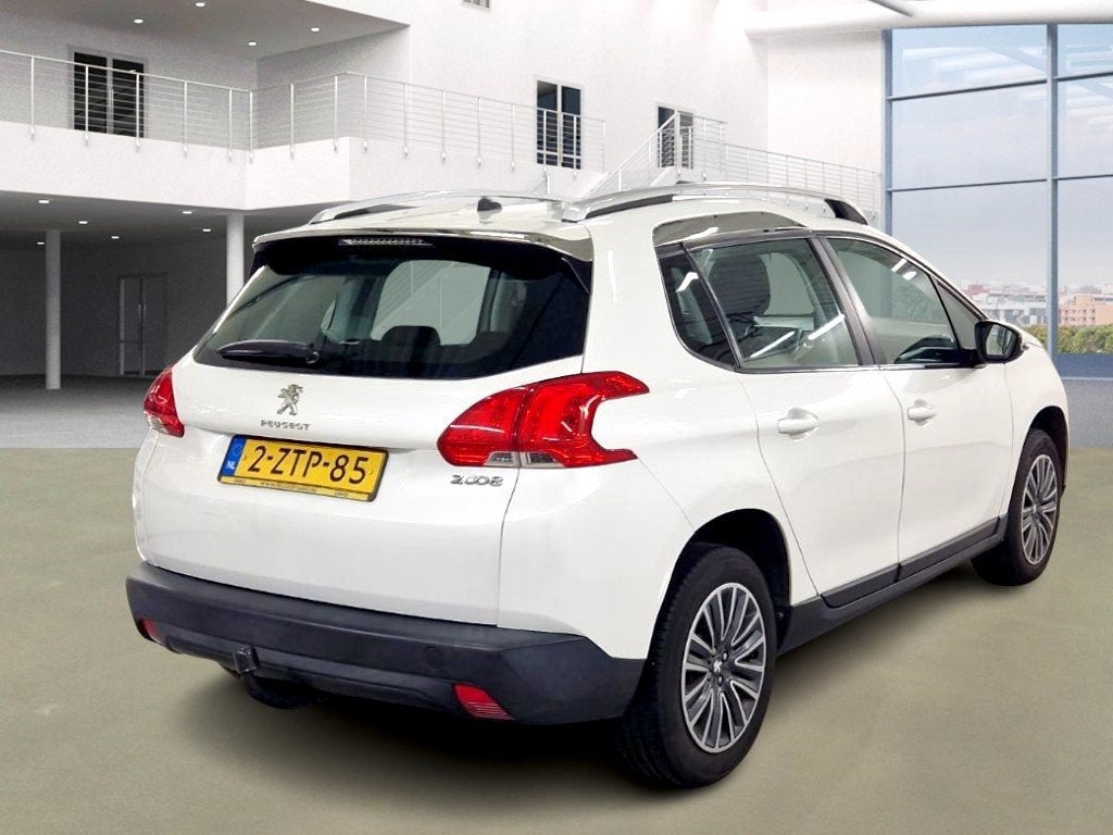 Foto 4 van Peugeot 2008 1.2 NAP 5D AIRCO TREKHAAK CRUISECONTROL BLUETOO