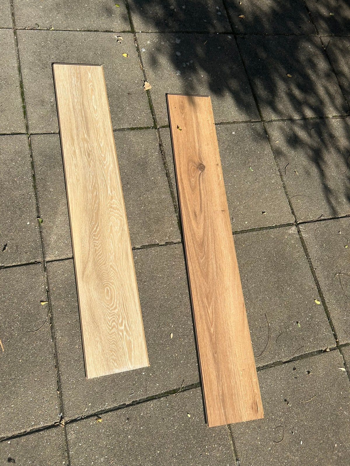 Laminaat bruin 9m2 en lichtbruin/grijs 12m2, Doe-het-zelf en Verbouw, Ophalen, 50 tot 150 cm, Zo goed als nieuw, 10 m² of meer