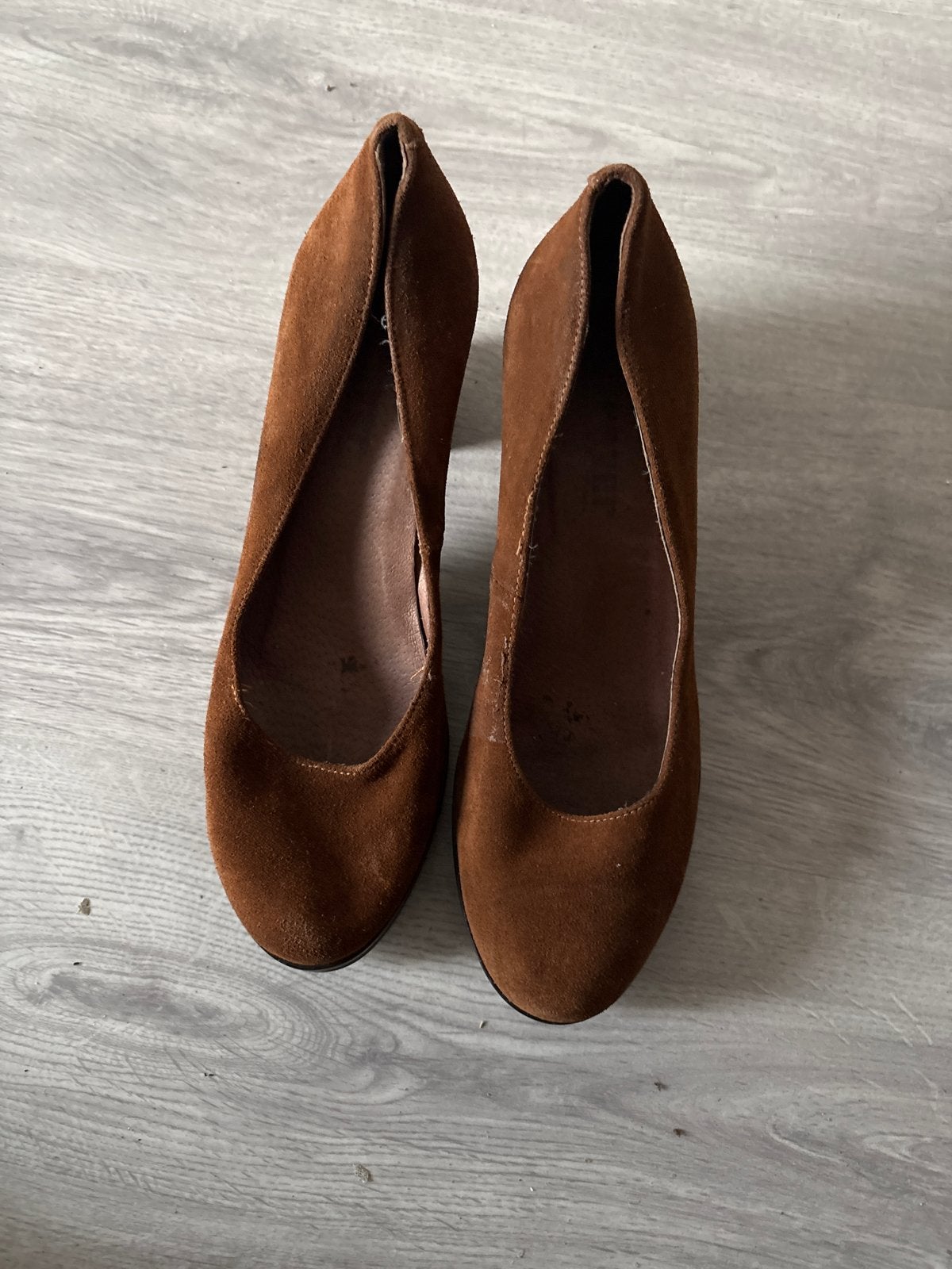 Bruine suède pumps - Maat 39, Ophalen of Verzenden, Zo goed als nieuw, Bruin, Pumps