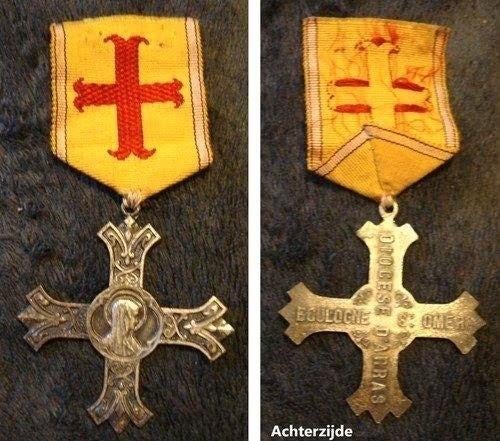 Oud Frans verzilverd ereteken Maria uit de Diocese, Antiek en Kunst, Verzenden