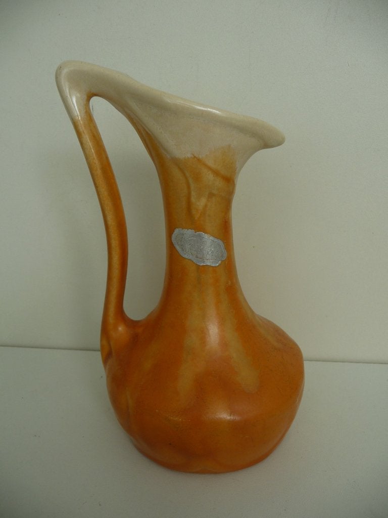 vaasje met oor, creme-oranje kleurig - Belgium 50-60-er jrn., Ophalen of Verzenden