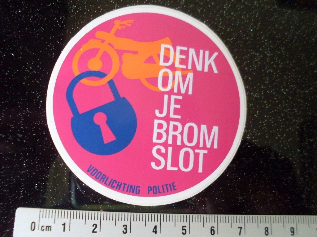 sticker denk om je brom slot voorlichting politie brommer, Verzenden, Zo goed als nieuw, Bedrijf of Vereniging