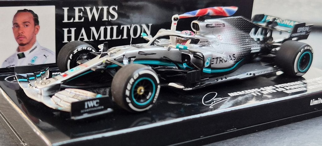 Minichamps Mercedes W10 Lewis Hamilton 1:43 British GP 2019, Ophalen of Verzenden, Nieuw, Auto, MiniChamps